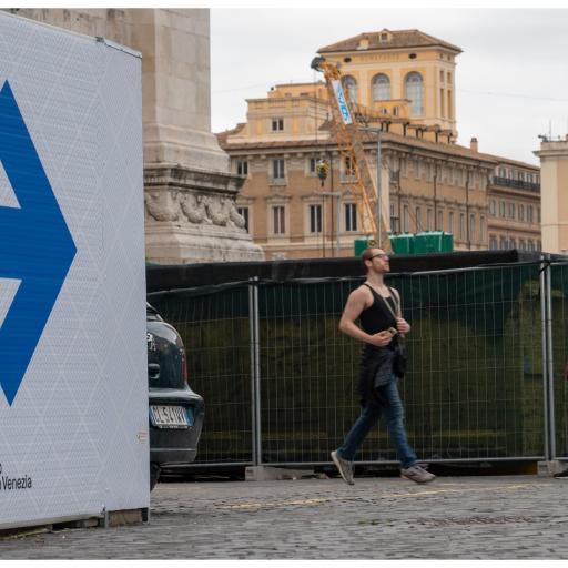 Runner Blue Arrow